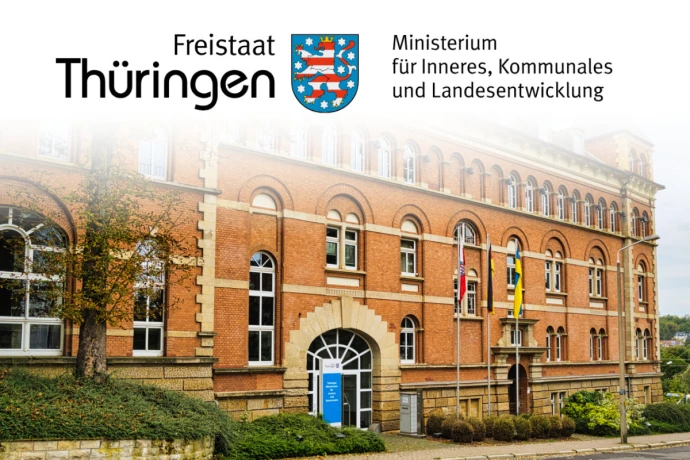 VorschauBild - Land förderte Fahrzeuge, Sirenen und Feuerwehrhäuser 