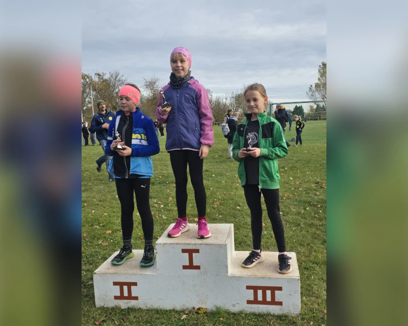 Emily Denzin sichert sich den 1. Platz in der Osterland-Cross-Serie 2025 | 