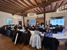 Neuntklässler der Dietrich-Bonhoeffer-Schule besuchten das Rathaus in Altenburg