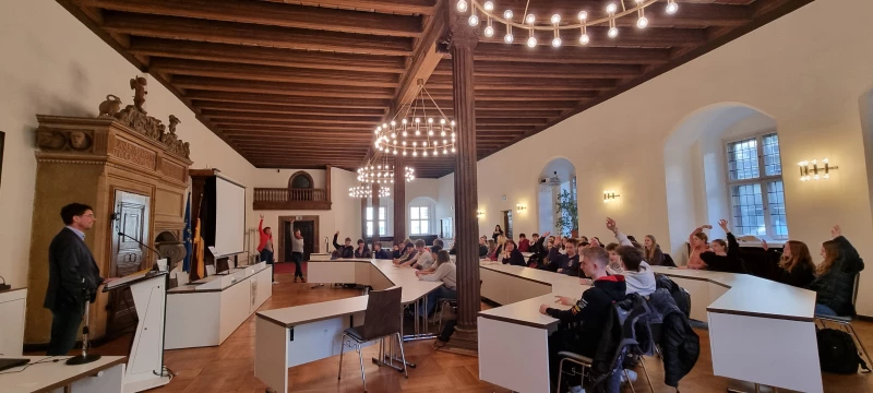 Schüleraustausch zwischen Altenburg und Zlin | Jugendlichen aus Zlin bei ihrem Besuch im Altenburger Rathaus
