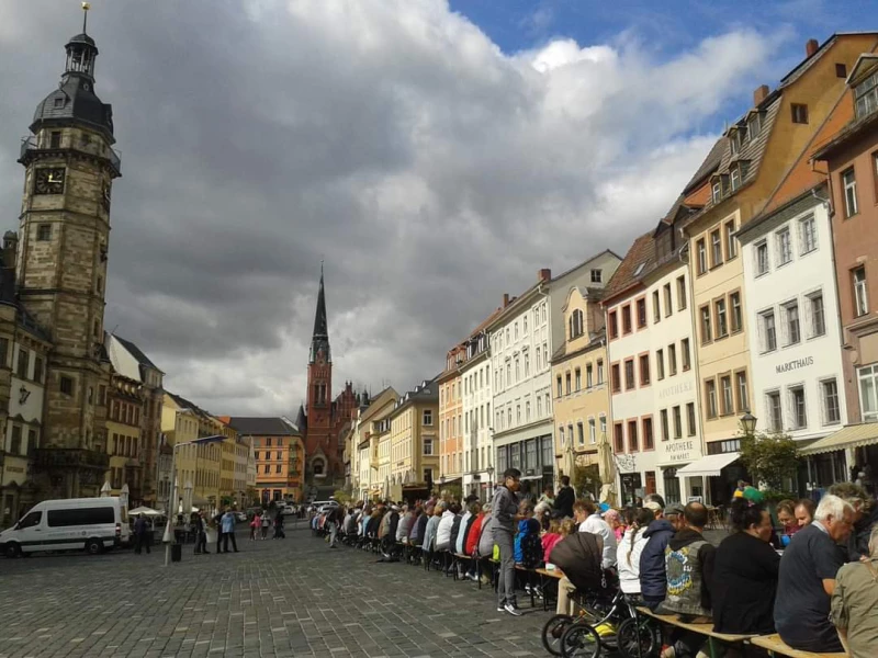 „Altenburg isst gemeinsam“ — Einladung zum gemeinsamen Mittagessen | Marktessen (Archivfoto)
