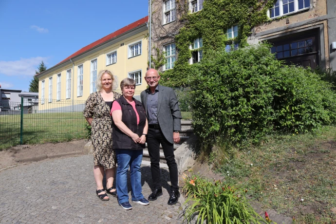 VorschauBild - Landrat verabschiedet langjährige Schulleiterinnen im Altenburger Land