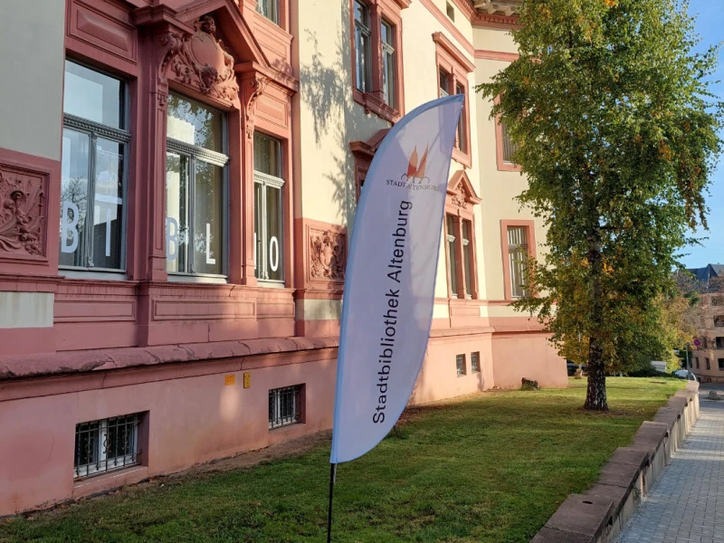 Lesung in Altenburg beleuchtet Thüringer Erfahrungen der Wiedervereinigung | Bibliothek der Stadt Altenburg