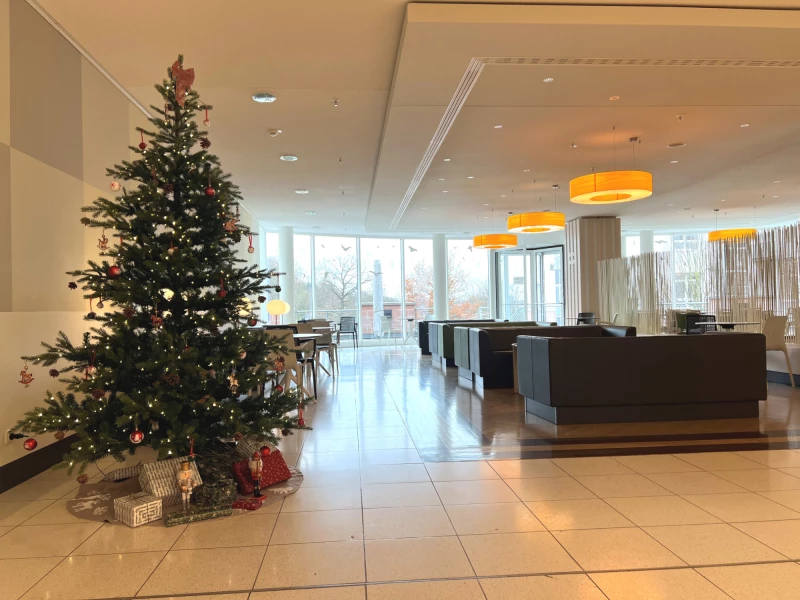 Adventskonzert im Klinikum Altenburger Land mit Melodien zum Zuhören und Mitsingen | Adventskonzert im Foyer des Klinikums am 14. Dezember, 10 Uhr