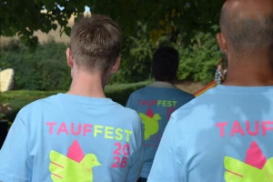 Tauffest in Vollmershain: Freibad wird zum Ort für Glaube und Gemeinschaft