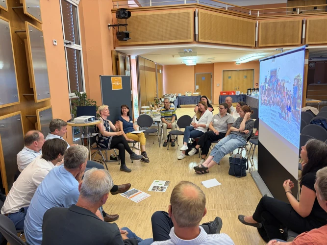 VorschauBild - Erfolgreiche LEADER‑Konferenz in Hermsdorf: Über 140 Teilnehmende diskutieren ländliche Zukunft
