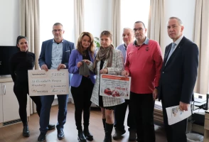  Arbeitsagentur Thüringen Ost und Jobcenter übergeben Spendenscheck an das St. Elisabeth-Hospiz Altenburg