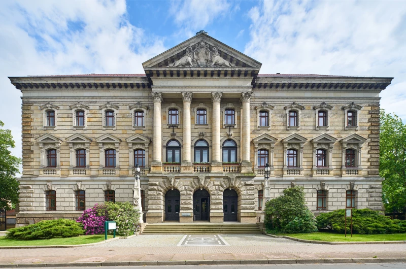 130 Jahre Landratsamt Altenburg: Ein Blick auf Geschichte und Architektur | Die Architektur des prunkvollen Gebäudes ist überwiegend nach Formen der italienischen Hochrenaissance gestaltet.