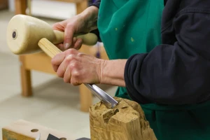 studioLEONARDO im Lindenau‑Museum: Holzwerkstatt jetzt für Gruppen buchbar