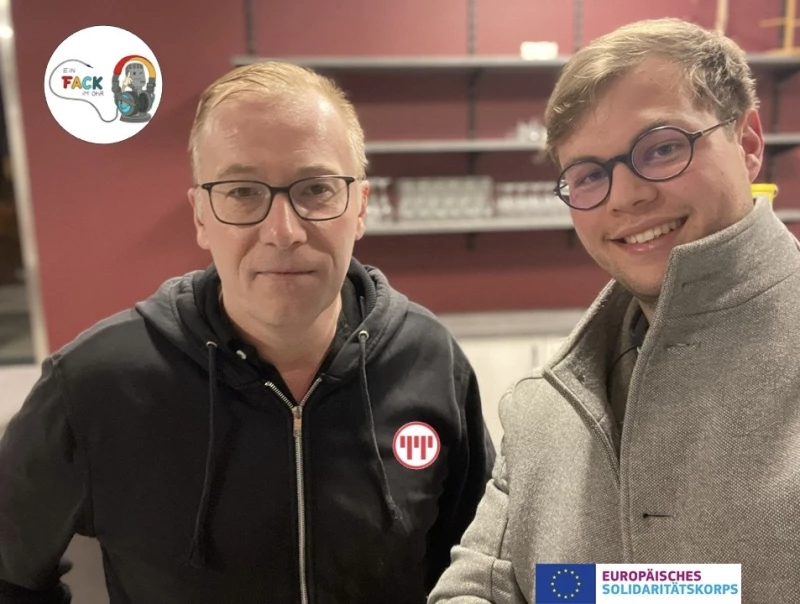 Gemeinsamer Podcast zwischen dem Theater Altenburg Gera und der Altenburger Jugendorganisation FACK | (v.l.n.r.) Schauspieldirektor Manuel Kressin & Alexander Fischer, Admin bei der Jugendorganisation FACK Altenburg