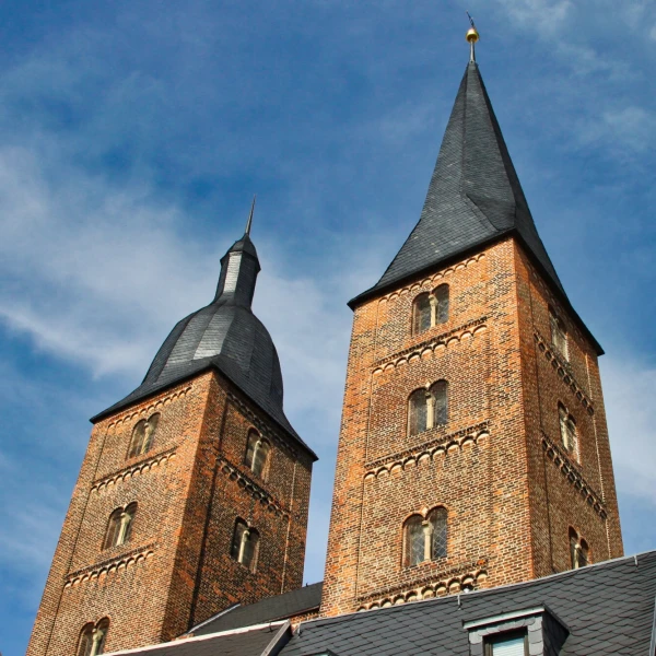 Ausstellung | Ein Kaiser, viele Chorherren ...