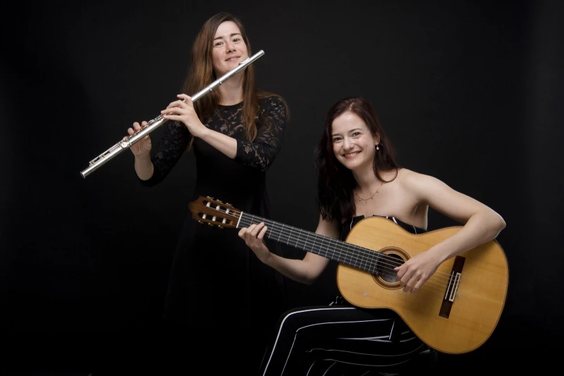 Der Musik ganz nah – Konzerte in den Häusern der Region | Duo Baumbach, mit Thea Baumbach (rechts) und Anna Baumbach (links)