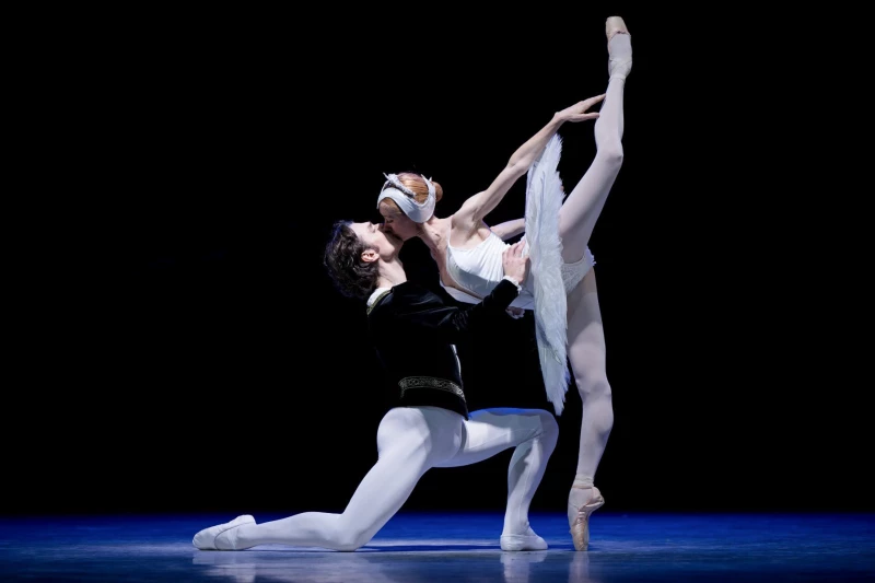 Ballettgala „Extravaganza“ | Primaballerina Iana Salenko und Solotänzer Dinu Tamazlacaru