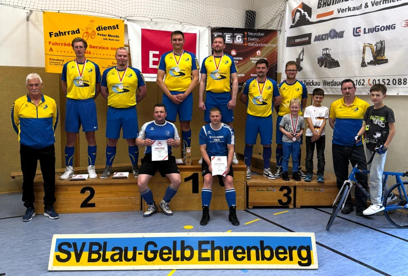 SV Blau‑Gelb Ehrenberg dominiert Saisonfinale — Komplettes Podest in Ehrenberg | Siegerehrung Thüringer Landesmeisterschaft Radball Elite 2026