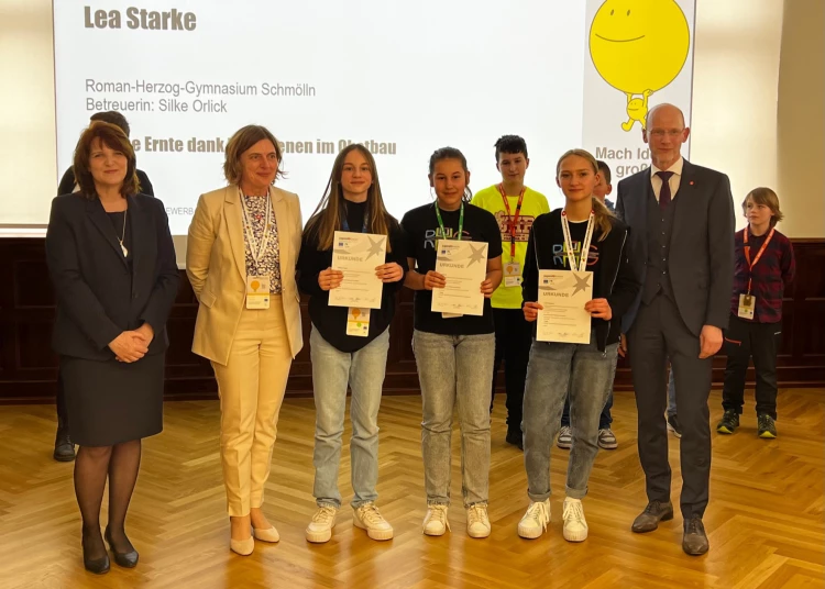 Siegerehrung "Reiche Ernte dank Wildbienen im Obstbau" - Platz 1