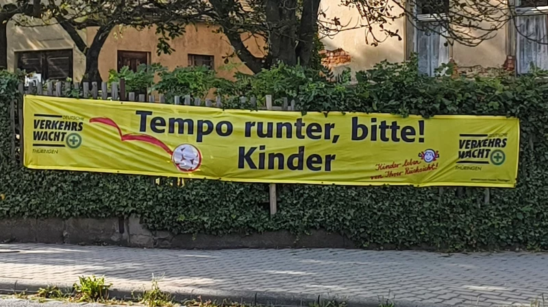 Sicher zur Schule - Landespolizeiinspektion Gera zieht erste Bilanz der Schulwegüberwachung | 