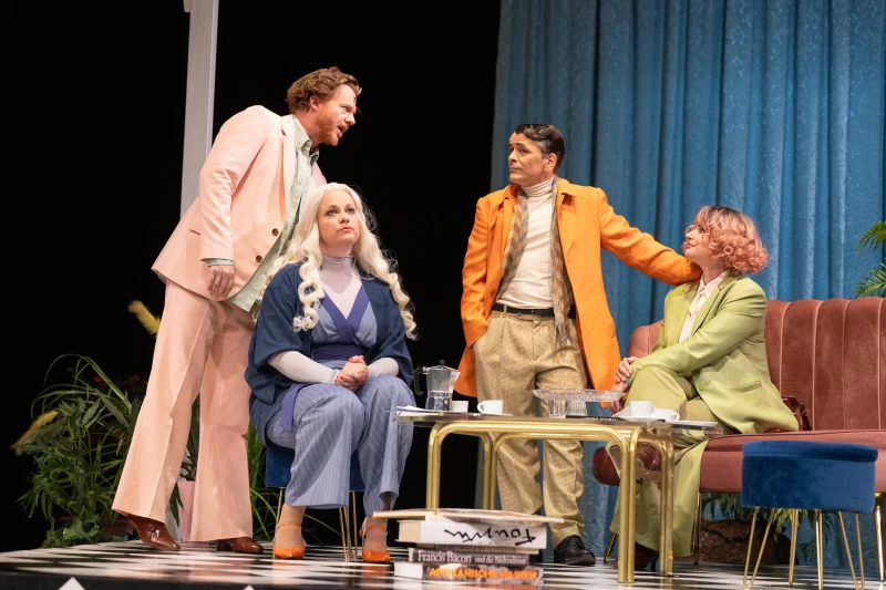 Zusatzvorstellung von „Der Gott des Gemetzels“ im Heizhaus Altenburg | v.l.n.r. Schauspieler Thorsten Dara, Schauspielerin Michaela Dazian, Schauspieler Manuel Struffolino, Marie-Luis Kießeling
