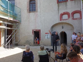 833 Jahre Geschichte auf Burg Posterstein in 6:36 Minuten