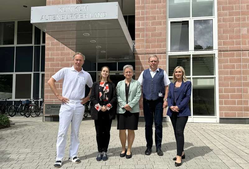 Politischer Besuch im Klinikum Altenburger Land | (v.l.) Ärztlicher Direktor Prof. Dr. Jörg Berrouschot, Staatssekretärin Tina Rudolph, Geschäftsführerin Dr. Gundula Werner, Technischer Leiter Tilo Knoblauch, Kaufmännische Geschäftsführerin Franziska Gottschlich tauschten sich zu aktuellen krankenhauspolitischen Themen aus