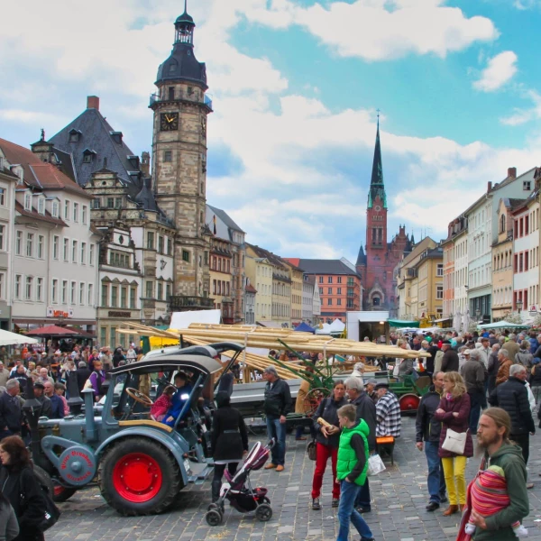 Altenburger Bauernmarkt - „Die größten Sonnen(Blumen) für Altenburg“