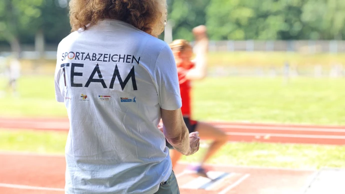 VorschauBild - Sportabzeichentag in Schmölln: Schülerinnen und Schüler zeigen ihr Können