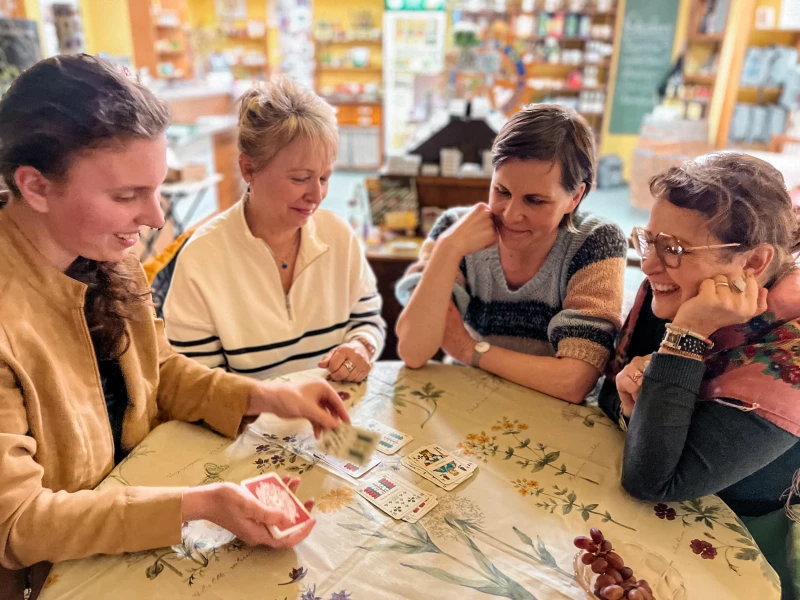 Salon im Spielkartenladen: Einfluss von Farben | Salon im Spielkartenladen