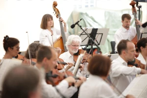 Bauernhofkonzert am Teich: Großes Konzert bei freiem Eintritt