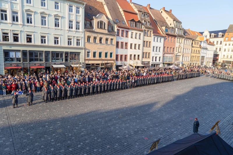 Öffentliches Gelöbnis in Altenburg zieht zahlreiche Besucher an | 