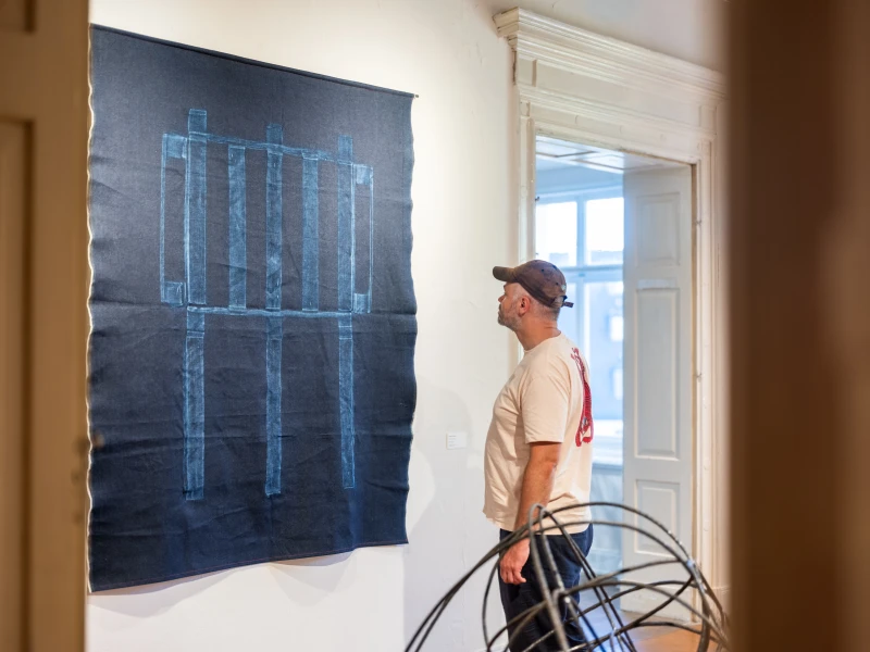 Oktoberprogramm der Altenburger Museen: Kunst, Geschichte und Workshops | Ausstellungsansicht Lindenau-Förderpreis mit Werken der Preisträgerin Karen Kamiya, Lindenau-Museum Altenburg, 2026