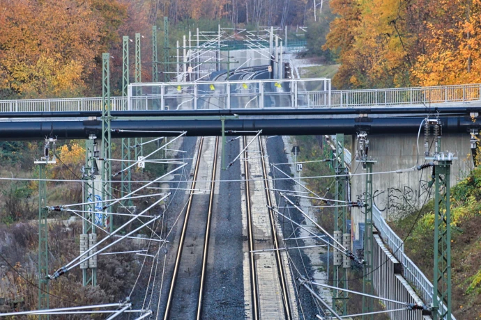 VorschauBild - Arbeiten am Bahnübergang in Lehndorf dauern bis zum Herbst 2024