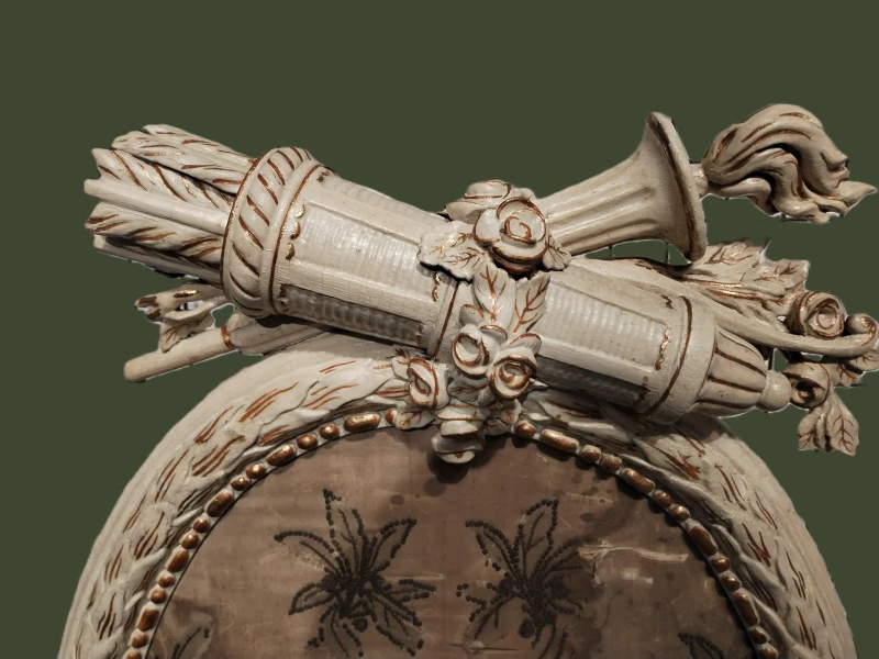 Sonntagsführung des Lindenau-Museum Altenburg: Ornament, ein Verbrechen? | Detail der Bekrönung eines Ofenschirms aus dem Residenzschloss Altenburg