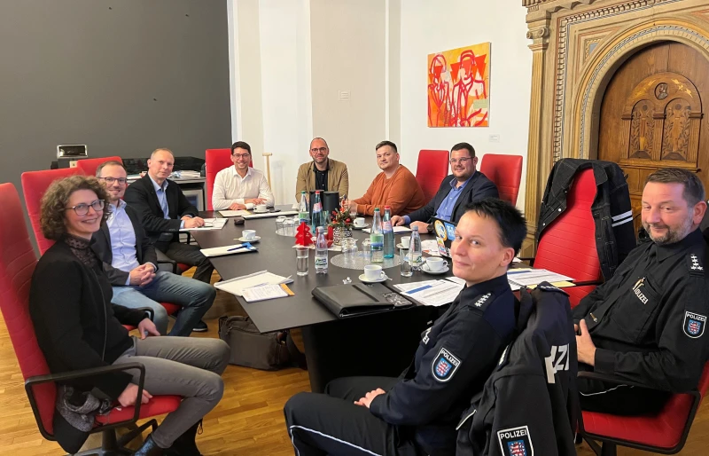 Kriminalpräventiver Rat tagte im Altenburger Rathaus | Der Rat kam im Arbeitszimmer des Oberbürgermeisters zusammen.