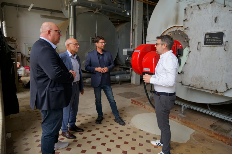 Altenburger Brauerei setzt auf Tradition und moderne Technik | In der Altenburger Brauerei (von links): Geschäftsführer Uwe Wenzel, Landrat Uwe Melzer, Oberbürgermeister André Neumann und Gesellschafter Bastian Leikeim.
