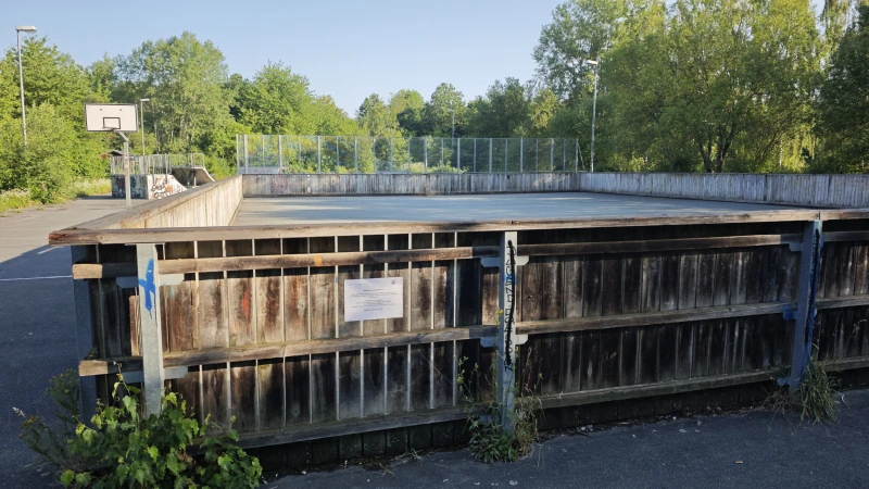 Sicherheitsmängel am Skatepark Schmölln: Rollhockeybereich vorerst geschlossen | Rollhockeyanlage im Skatepark Schmölln