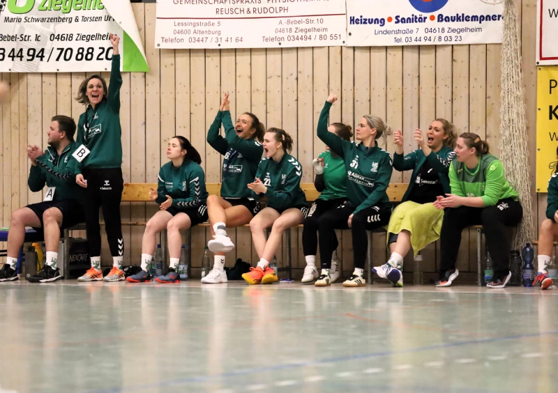Ziegelheimer Oberliga-Handballfrauen schließen 2024 mit Heimsieg gegen SV Hermsdorf ab | 