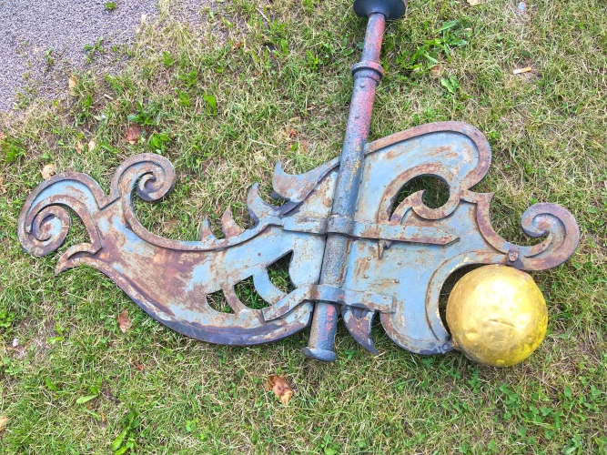 VorschauBild - Restaurierte Turmkuppel und Wetterfahne kehren zurück auf Burg Posterstein