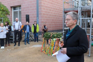 Richtfest auf der Baustelle des Integrierten Notfallzentrums 