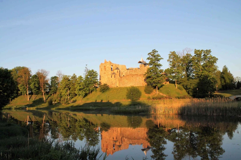 Schmölln international e.V. und Stadtverwaltung präsentieren „Lieblingsplätze“ | Schloss in Dobele (Ordensburg Doblen)