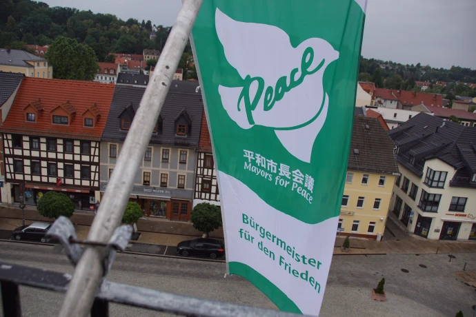VorschauBild - Gemeinsam für Frieden: Schmölln beteiligt sich am internationalen Flaggentag