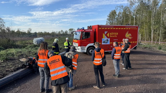VorschauBild - LMBV nimmt Löschwasserleitung zum Kohlebrand Rusendorf in Betrieb