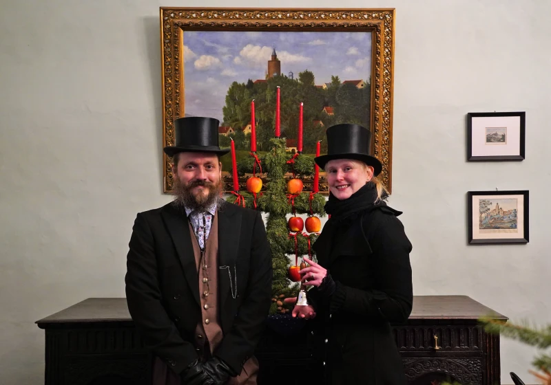 Luise-Neupert-Ausstellung endet, Weihnachtsprogramm beginnt auf Burg Posterstein | Advent im Salon auf Burg Posterstein ist ein weihnachtlicher Tag voller Kultur