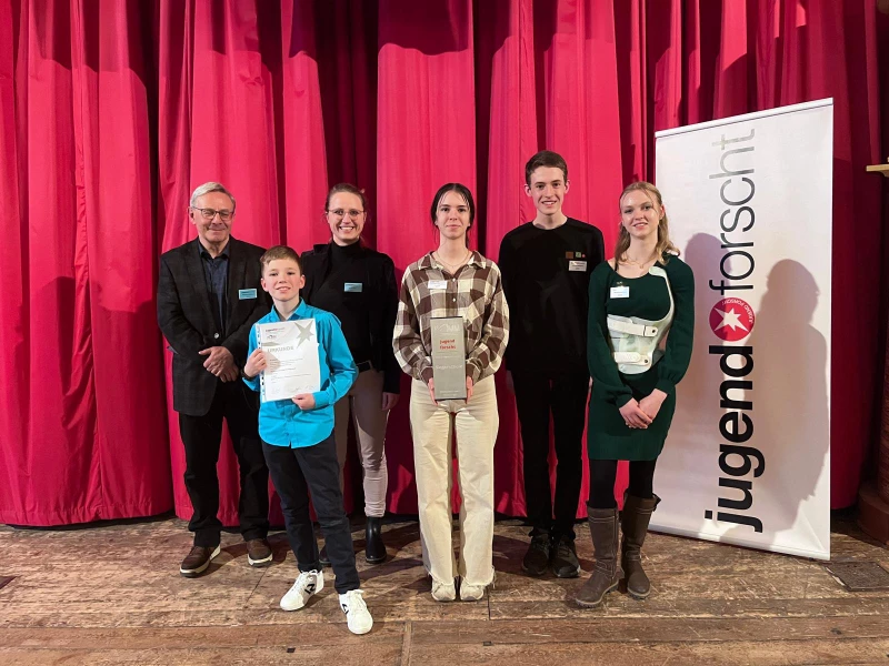 Jugend forscht - Lerchenberggymnasium Altenburg gewinnt als erfolgreichste Schule den Wanderpokal | 