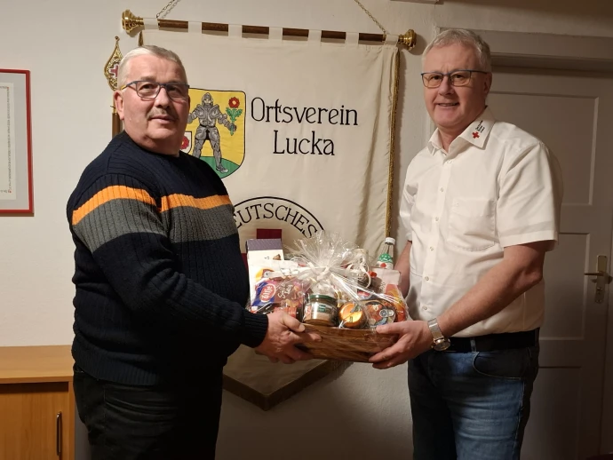 VorschauBild - Die Rotkreuzgemeinschaft Lucka gratuliert zur 125. Blutspende von Gerd Schubert aus Kriebitzsch