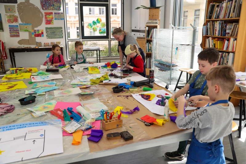 Herbstferien in Altenburg: Kreative Workshops für Schulkinder mit freien Plätzen | ATELIER im studio