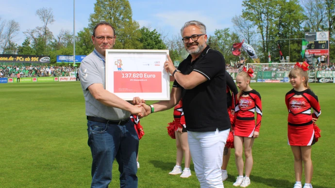 VorschauBild - Symbolische Fördermittelübergabe an den ZFC Meuselwitz