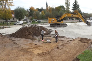 Von Wellenbändern und Kammstichen. Eine frühmittelalterliche Siedlung in Altkirchen