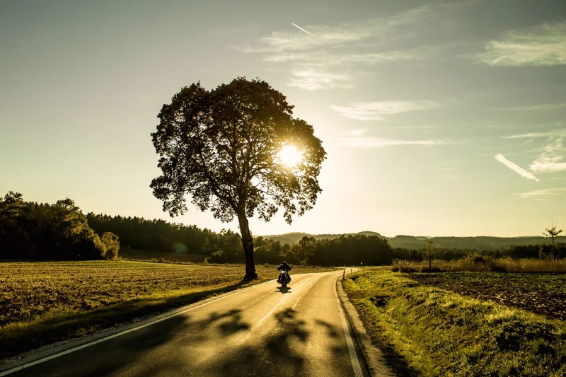 Sonniges Herbstwetter ist für Motorradfahrer oft trügerisch | 