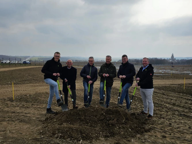 VorschauBild - Thüringens größter Solarpark geht in den Bau – Spatenstich in Posterstein