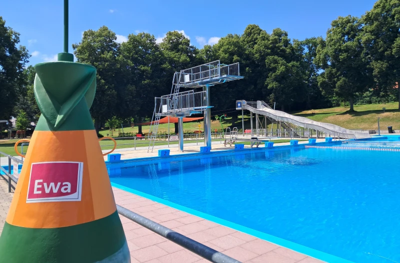 Arschbombencontest zum Abschluss der Freibadsaison | Freibad Altenburg