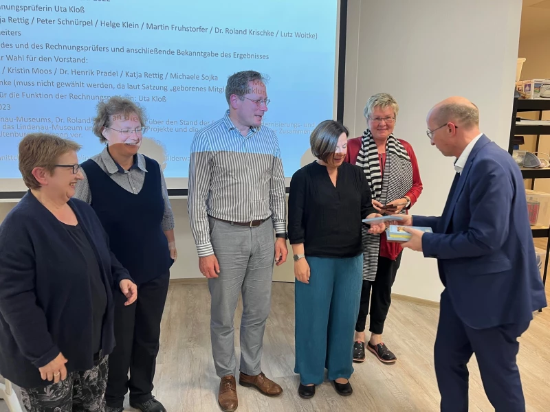 Neuer Vorstand des Förderkreises „Freunde des Lindenau-Museums“ e. V. gewählt | Der neu gewählte Vorstand im Rahmen der Jahresmitgliederversammlung des Förderkreises „Freunde des Lindenau-Museums“ e. V. am 2. Juni 2023 (v.l.n.r.: Angelika Forster, Kristin Moos, Henrik Pradel, Katja Rettig, Michaele Sojka, Roland Krischke)